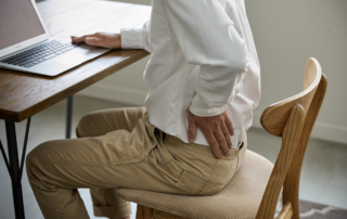 lower back pain that wont go away heres what it means